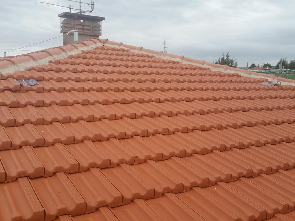 Realizzazione di coperture per tetti a Bologna - F.lli Alongi