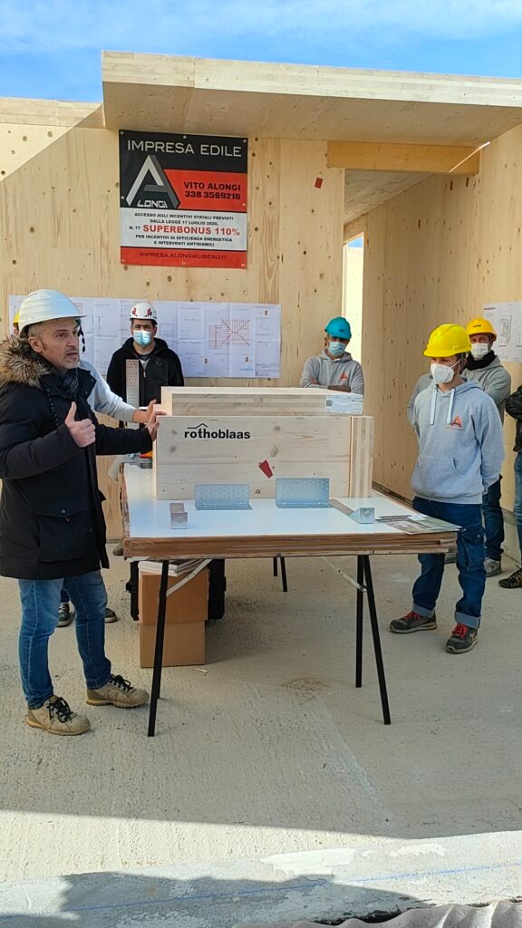 Pannelli XLAM – presentazione del progetto ai corsisti in cantiere